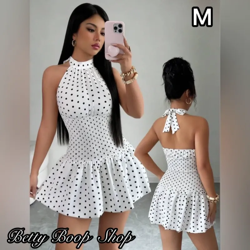 Vestido blanco polka dot con fruncido en la cintura y amarre al cuello