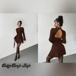 Vestido corte princesa de mangas color chocolate
