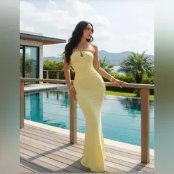 Vestido amarillo con escote en senos 