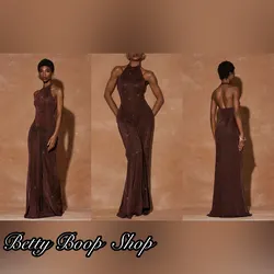 Vestido marrón largo y pegado