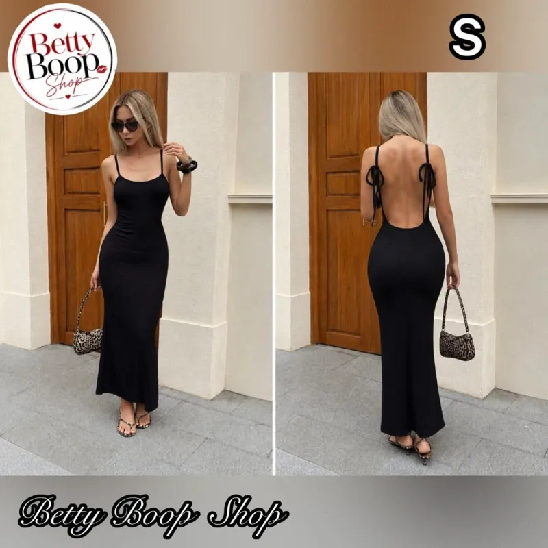 Vestido negro de tirantes y espalda abierta