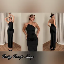 Vestido negro largo con gargantilla dorada