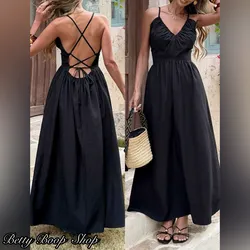 Vestido negro largo con tirantes en la espalda