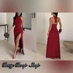 Vestido rojo con abertura en el muslo