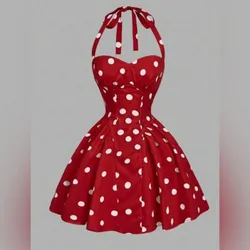 Vestido rojo corte princesa de lunares blancos