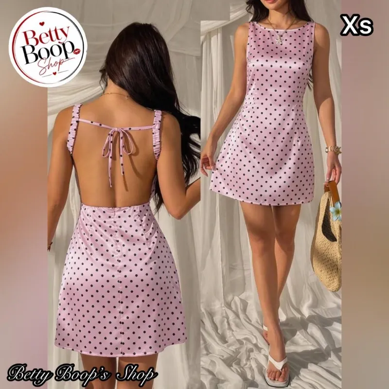 Vestido rosa satin con estampado polka dot y espalda abierta