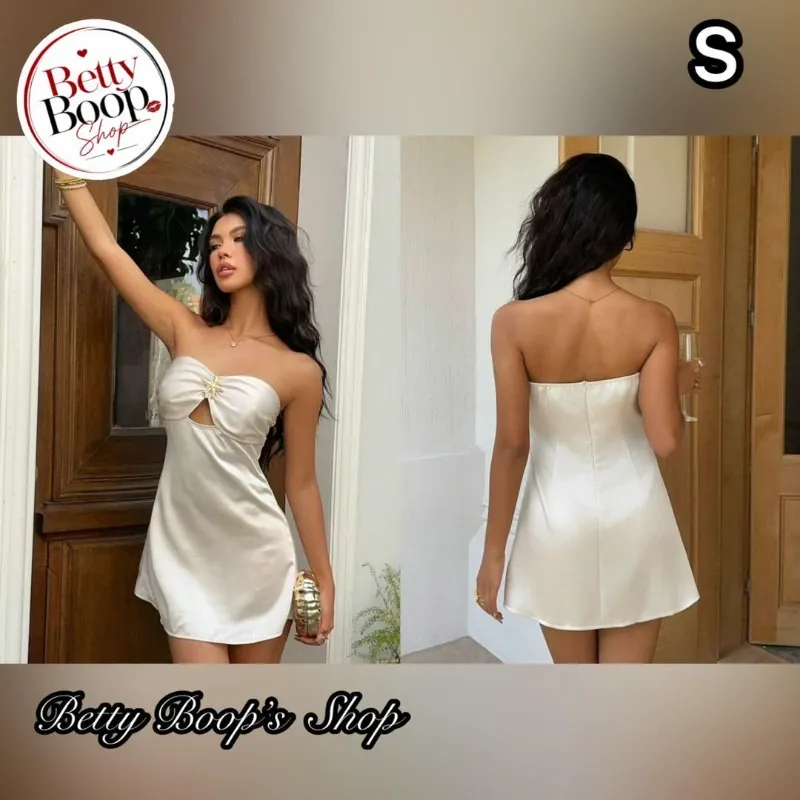 Vestido strapless blanco hueso de satin con estrella