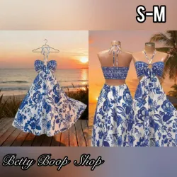 Vestido veraniego con estampado de flores en azul
