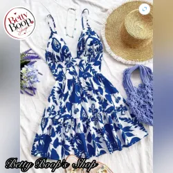 Vestido veraniego de tirantes blanco y azul con estampados