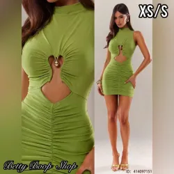 Vestido verde aceituna con apertura delantera