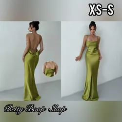Vestido verde aceituna largo de satin con escote en la espalda
