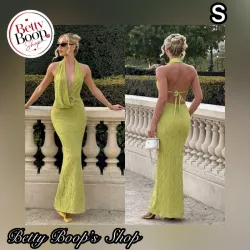 Vestido verde corte sirena con escote en la espalda