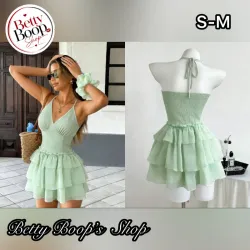 Vestido verde menta ajustado con vuelos