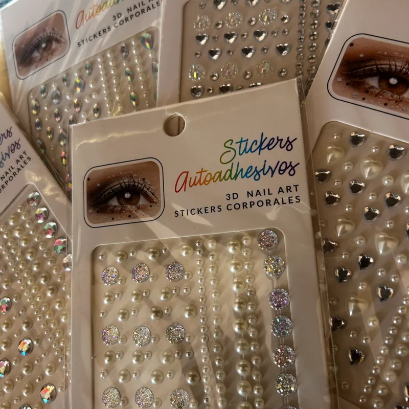 Perlas para el cabello y maquillaje 