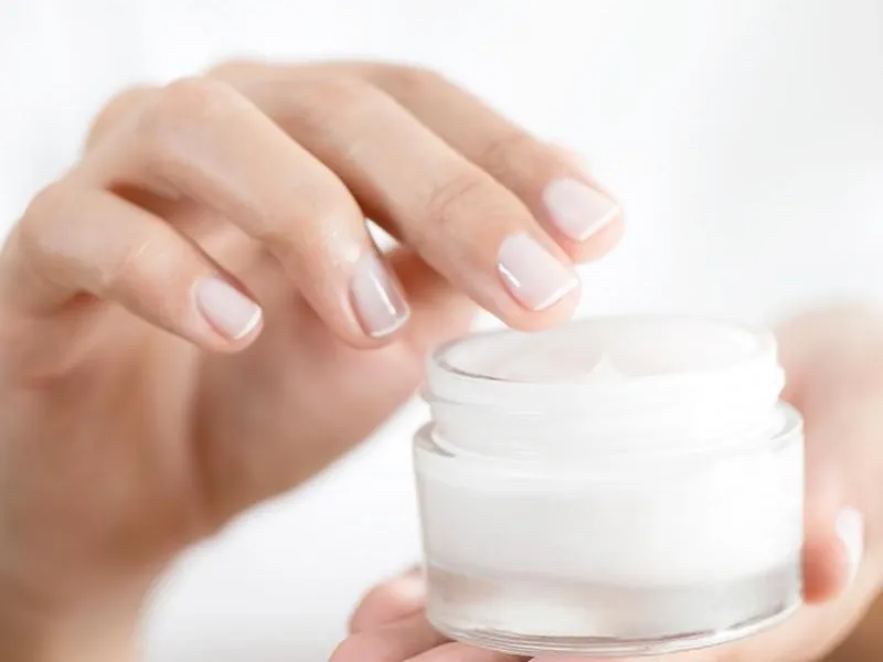 CREMAS Y GELES FACIALES 