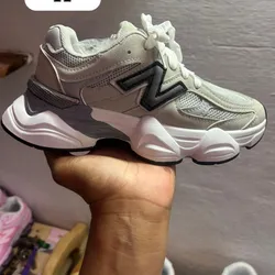 New Balance 9060 Grises