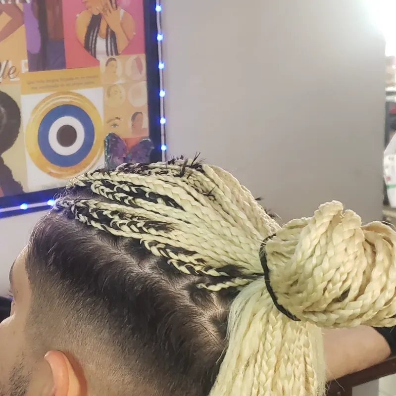 Trenzas masculinas con kanekalon