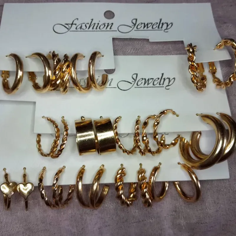 Aretes dorados
