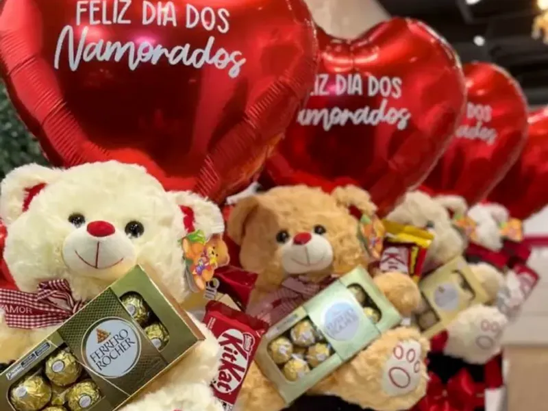 Regalos con globos, confituras y peluches 