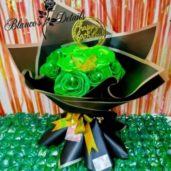 Ramo de 10 rosas eternas 