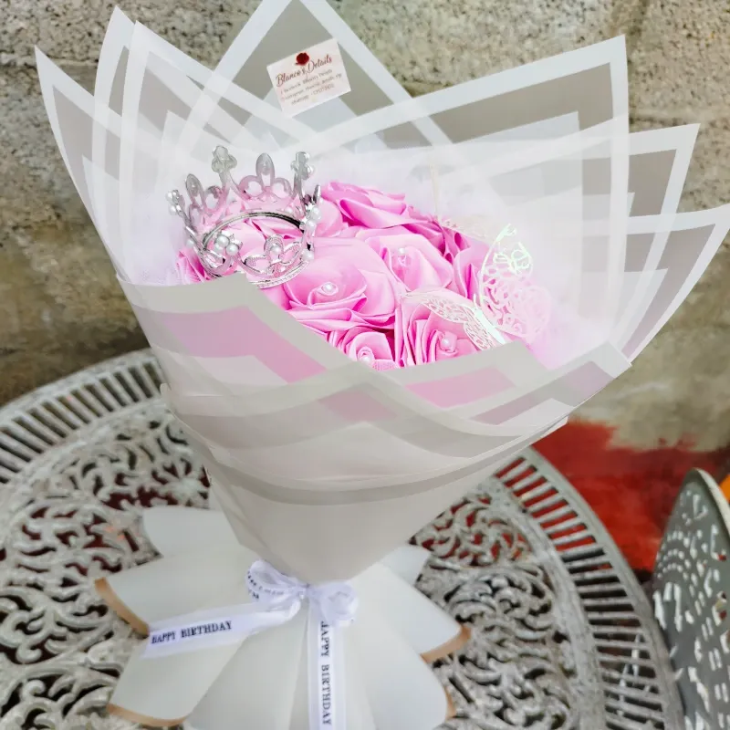 Ramo de 10 rosas eternas