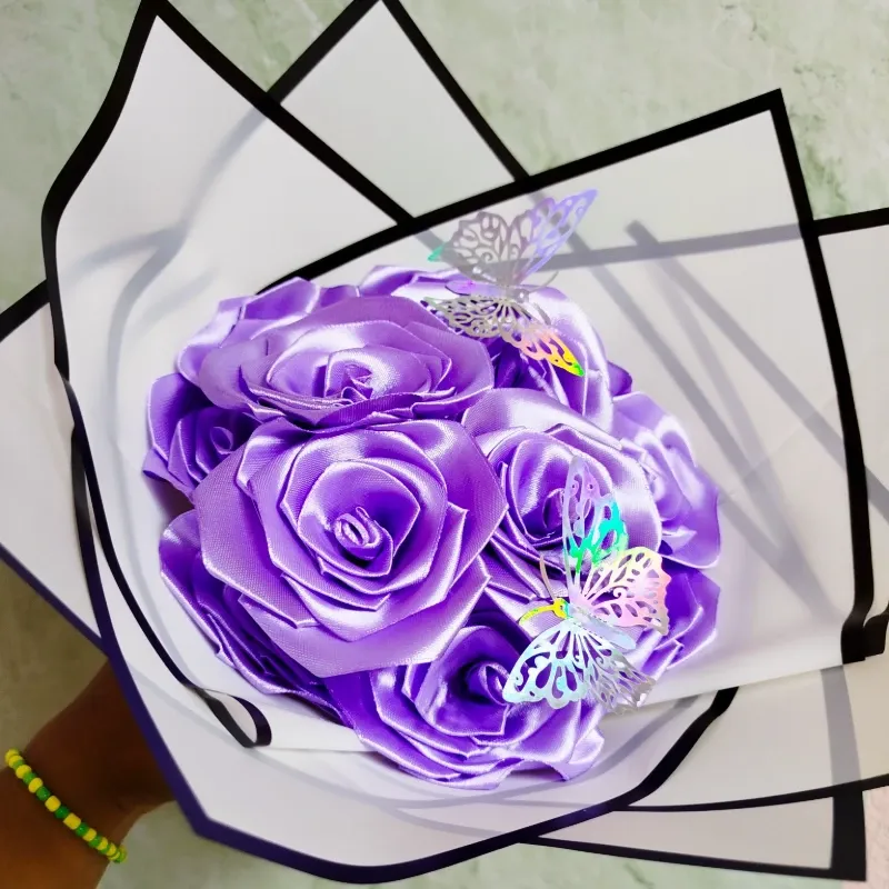 Ramo de 12 rosas eternas