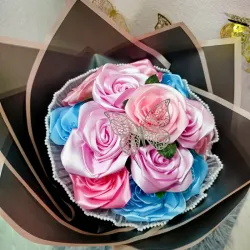 Ramo de 13 rosas eternas 