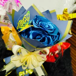 Ramo de 5 rosas eternas