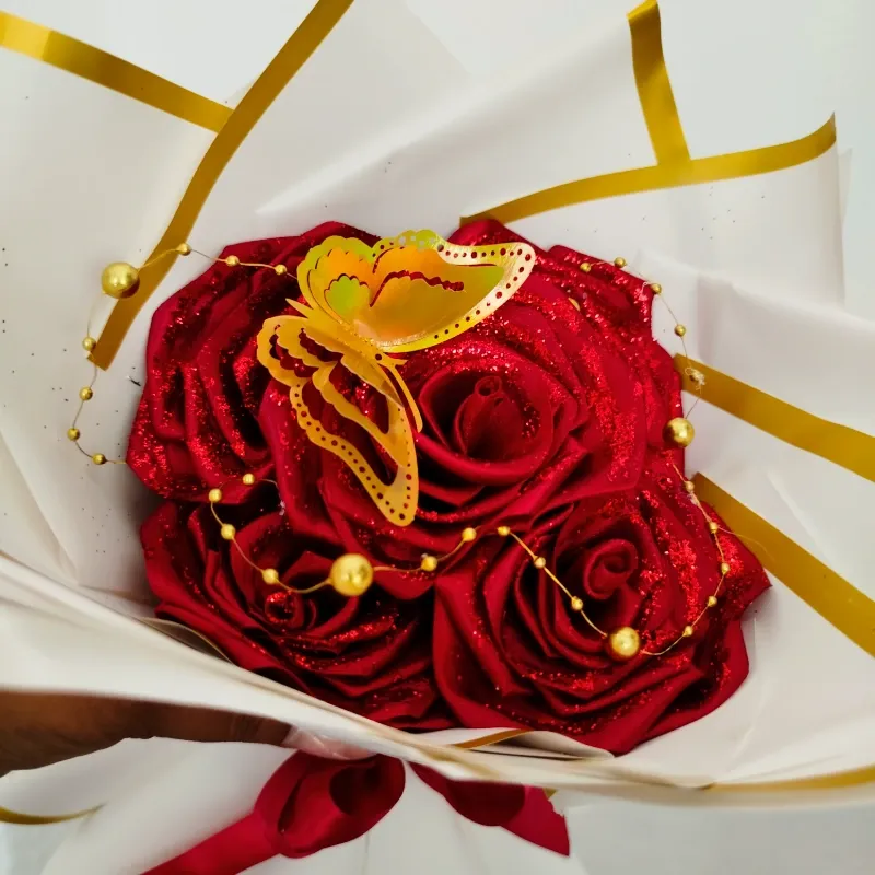 Ramo de 5 rosas eternas con purpurina
