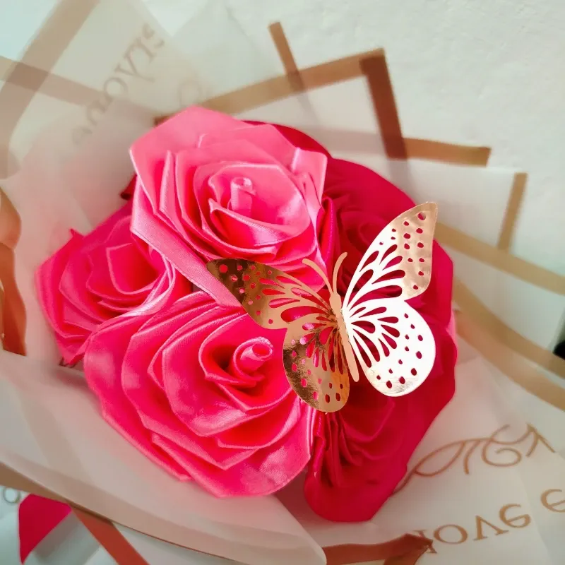 Ramo de 8 rosas eternas