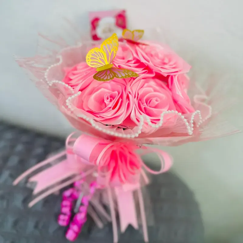 Ramo de 8 rosas eternas