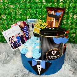 Regalo con perfume rosas eternas y confituras