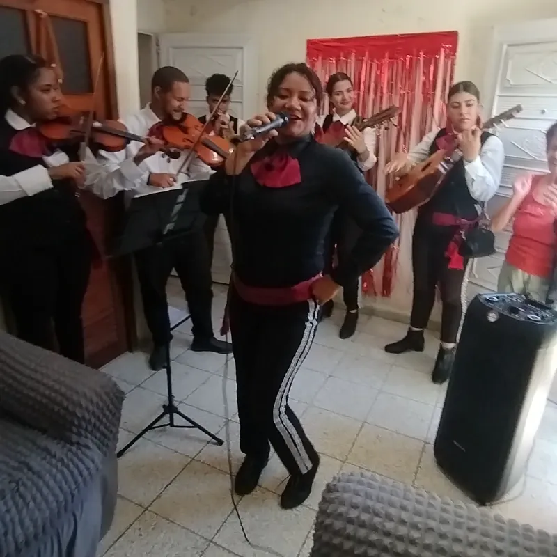Serenata con 6 mariachis