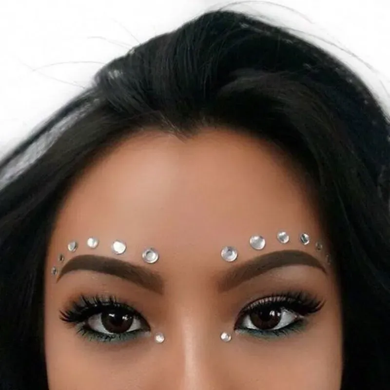 Servicio de maquillaje con Strass