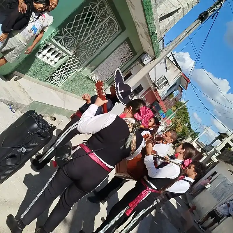 Setenta con todo el mariachi