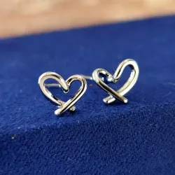 Aretes lazo de corazón