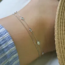 Doble cadena plateada con circonias 