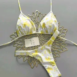 Bikini de palmeras amarillas