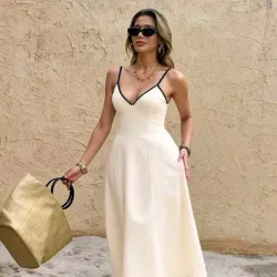 Vestido beich de tirantes negros