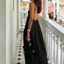 Vestido negro ancho de espalda afuera