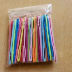 100 AGUJAS PLASTICAS DE COSER Y TAPIZAR