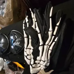 Guantes con Parches estilo Piratas del Caribe para 🎃  ideal para crear ambiente de terror. 