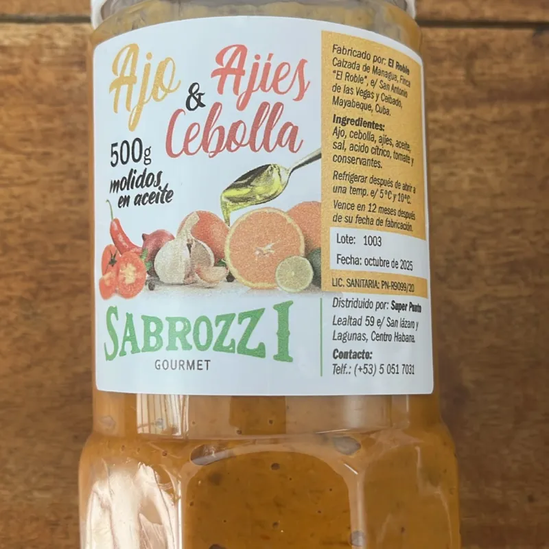 Ajo, Ajíes y Cebolla molidos en aceite Sabrozzi