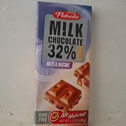 Peter milk chocolate almendras y pasas Pobeda