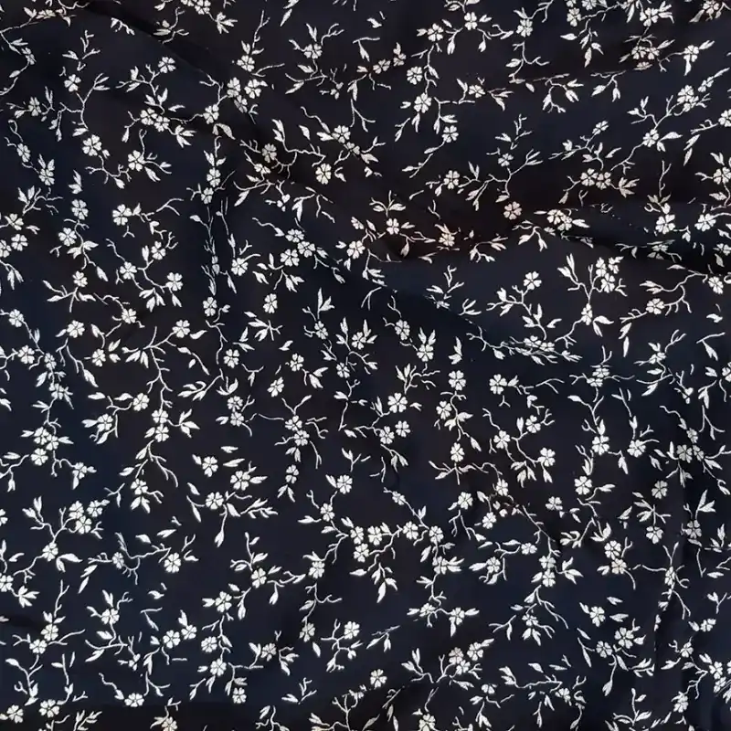 algodón negro con florecitas