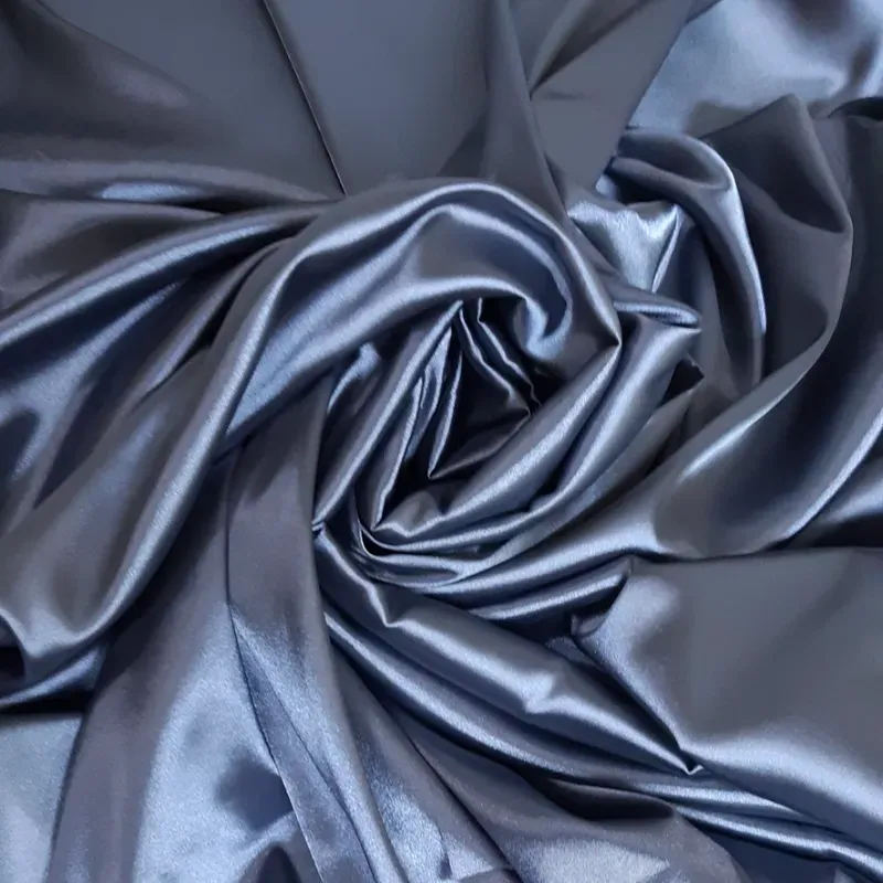 satén seda gris oscuro