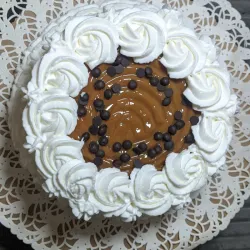 Cake de 18cm panetela de vainilla decorado con nata 