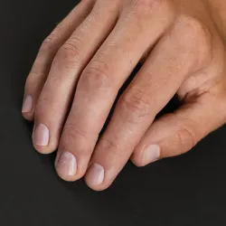 Manicura rusa para hombres