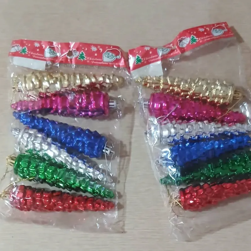 Adornos para arbolito piñas largas