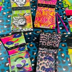 ‼️Cajitas de pestañas exoticas de colores‼️